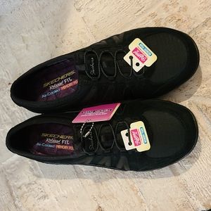 Skechers new with tags walking shoes